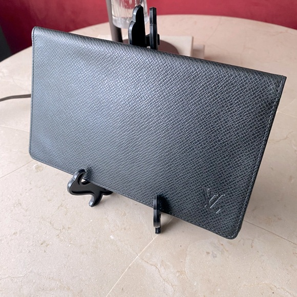 Louis Vuitton Leather Bifold Wallet - Picture 2 of 5